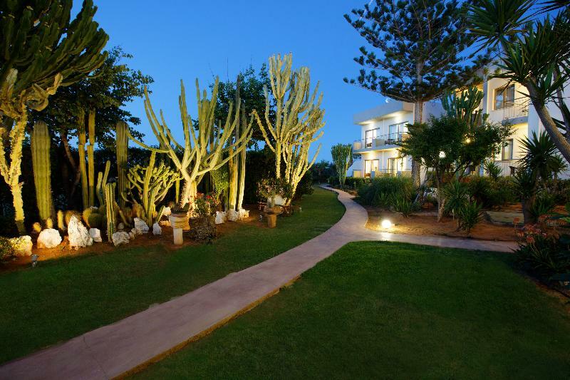 Hotel Oasis Beach (Adults Only) أنِساراس المظهر الخارجي الصورة