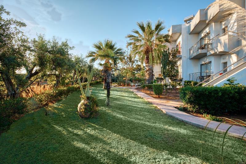 Hotel Oasis Beach (Adults Only) أنِساراس المظهر الخارجي الصورة
